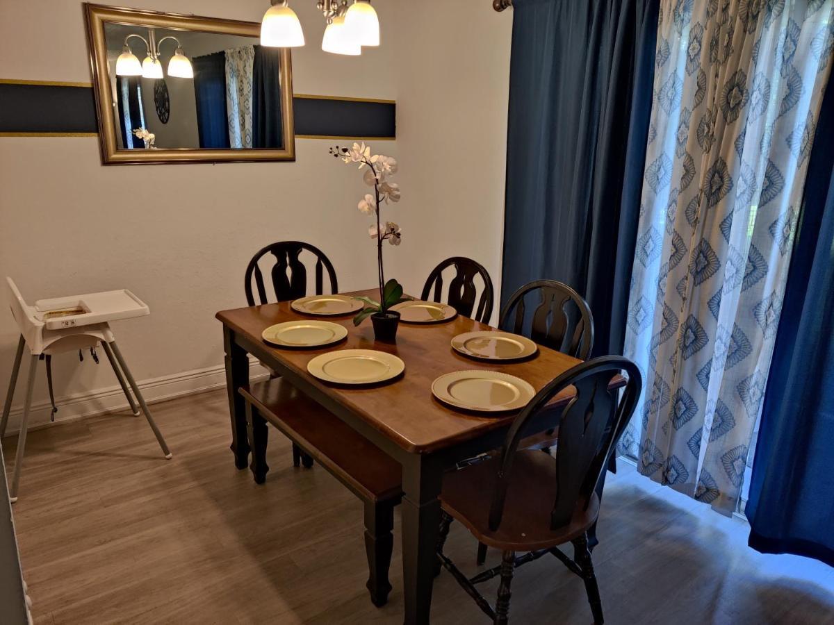 Centauri Vacation Rentals Beautiful 2-Bedroom Condo, Near All Orlando Attractions, Free Parking & Wi-Fi, King Bed Luaran gambar