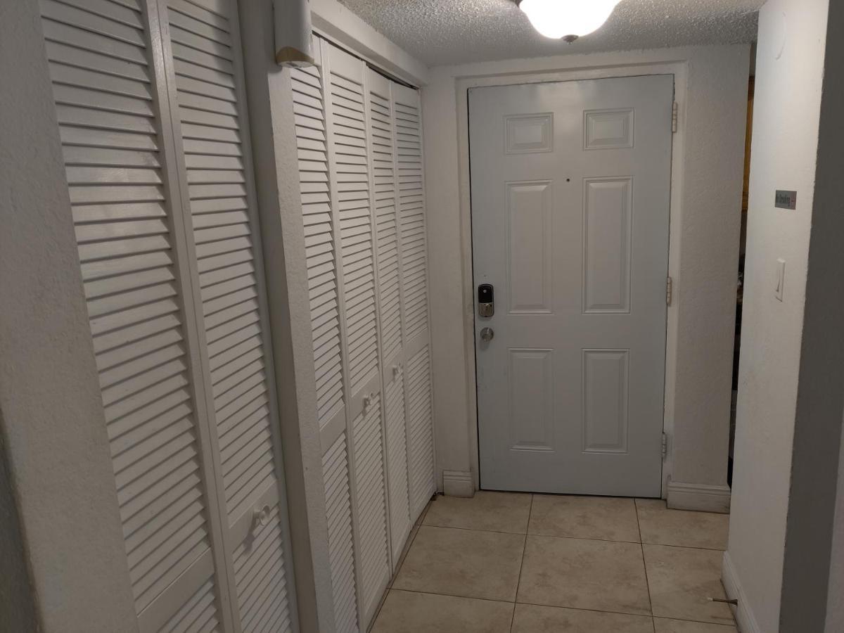 Centauri Vacation Rentals Beautiful 2-Bedroom Condo, Near All Orlando Attractions, Free Parking & Wi-Fi, King Bed Luaran gambar