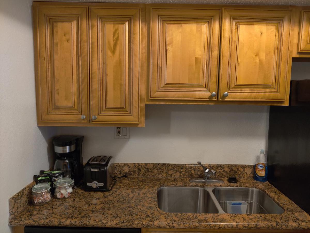 Centauri Vacation Rentals Beautiful 2-Bedroom Condo, Near All Orlando Attractions, Free Parking & Wi-Fi, King Bed Luaran gambar