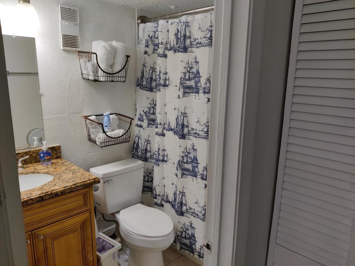 Centauri Vacation Rentals Beautiful 2-Bedroom Condo, Near All Orlando Attractions, Free Parking & Wi-Fi, King Bed Luaran gambar