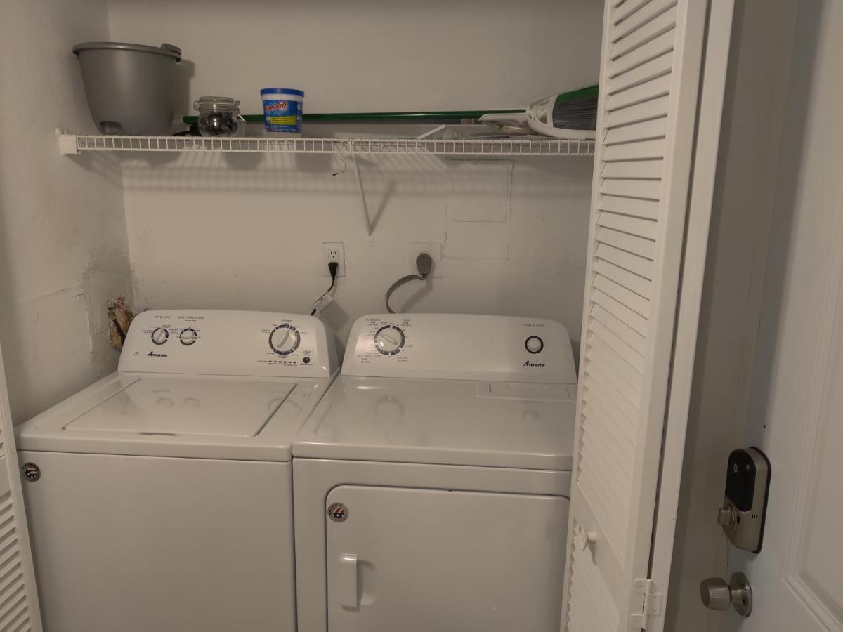 Centauri Vacation Rentals Beautiful 2-Bedroom Condo, Near All Orlando Attractions, Free Parking & Wi-Fi, King Bed Luaran gambar