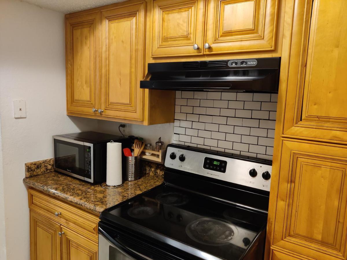 Centauri Vacation Rentals Beautiful 2-Bedroom Condo, Near All Orlando Attractions, Free Parking & Wi-Fi, King Bed Luaran gambar
