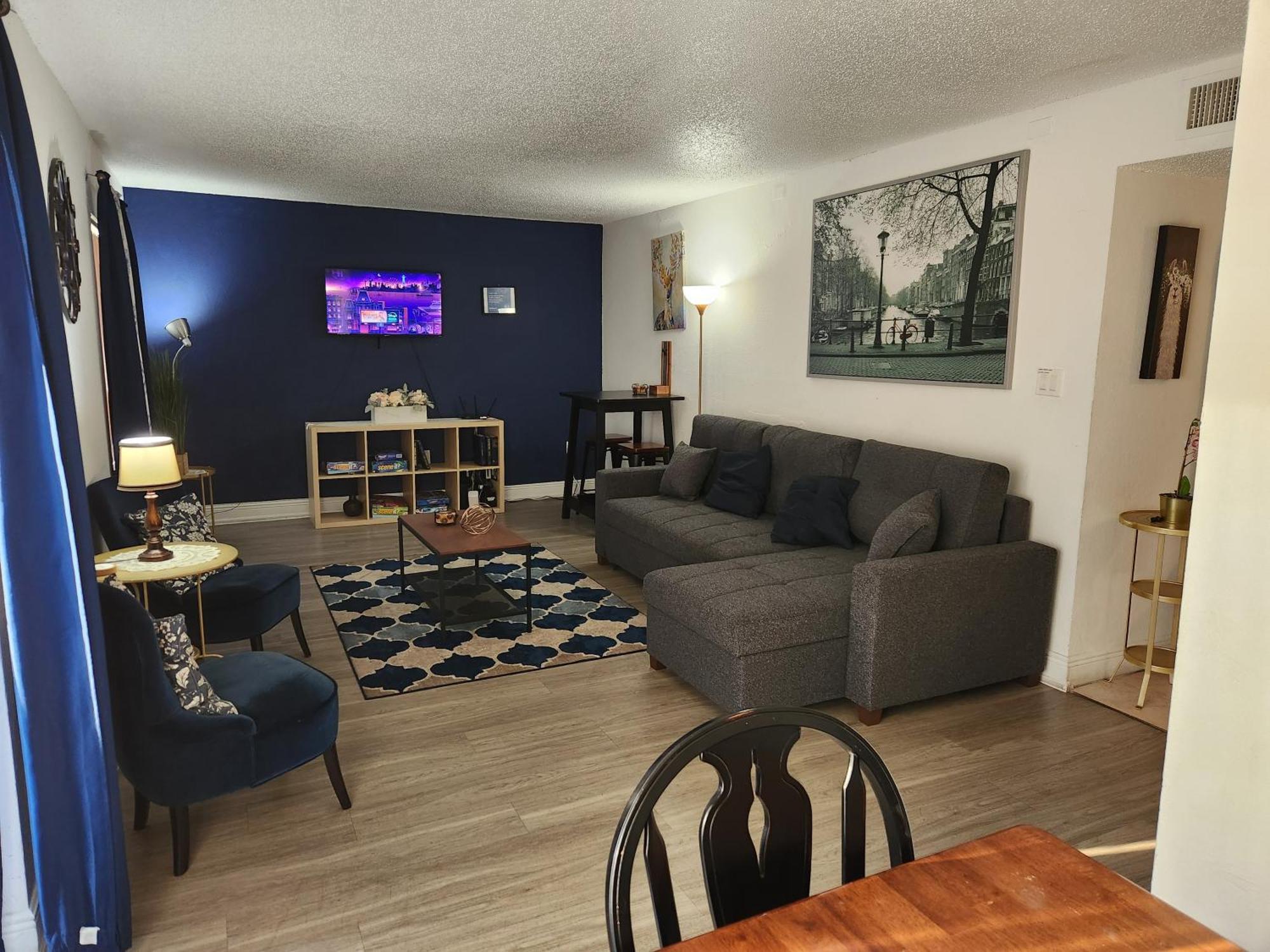 Centauri Vacation Rentals Beautiful 2-Bedroom Condo, Near All Orlando Attractions, Free Parking & Wi-Fi, King Bed Luaran gambar