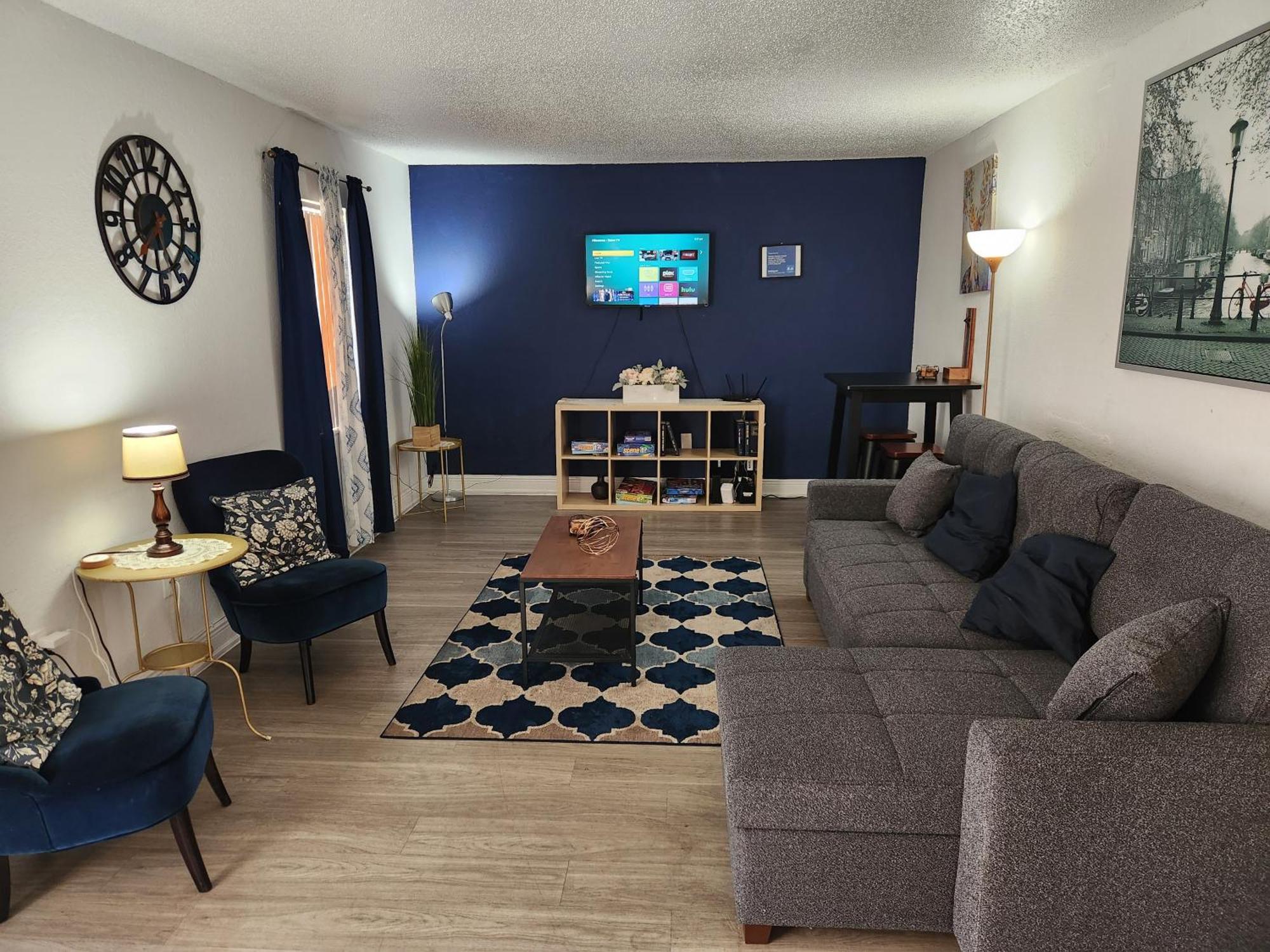 Centauri Vacation Rentals Beautiful 2-Bedroom Condo, Near All Orlando Attractions, Free Parking & Wi-Fi, King Bed Luaran gambar